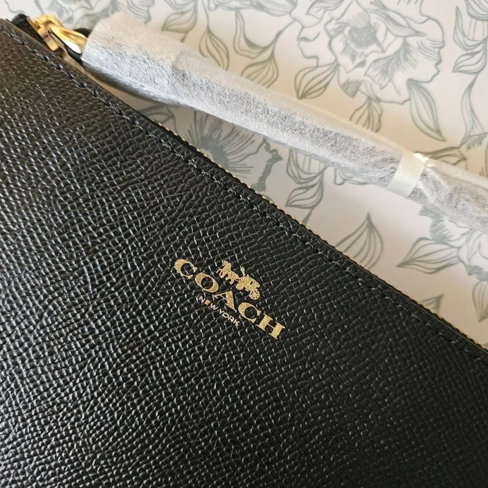 NWT Coach Corner Zip Leather Wristlet | Black